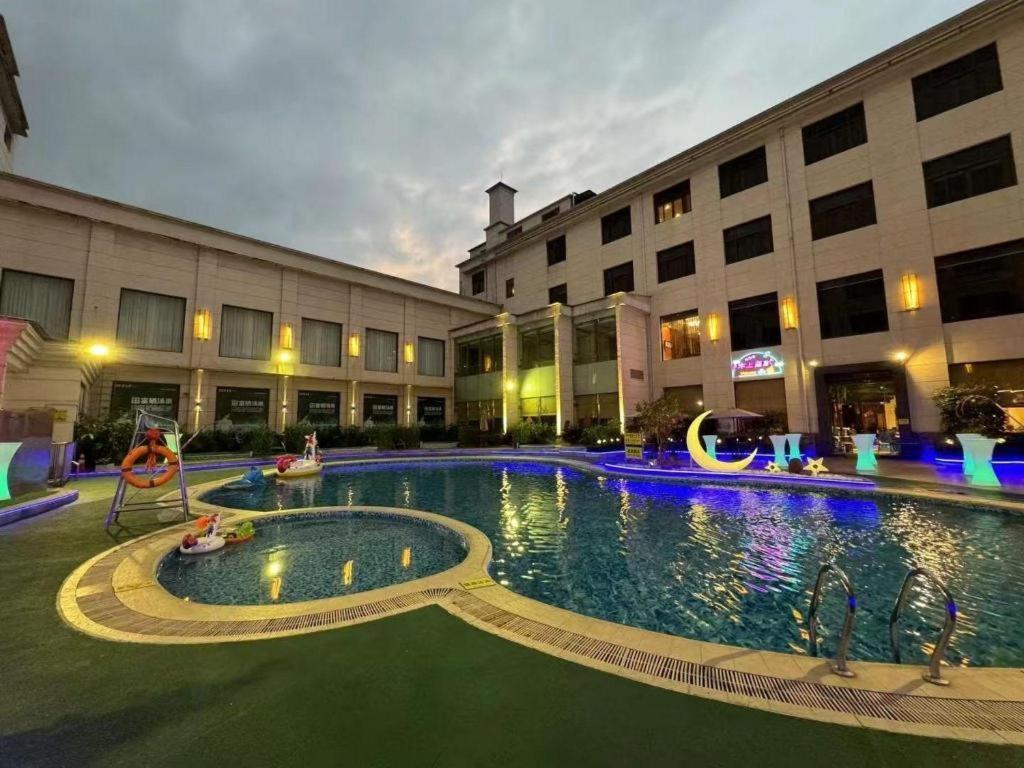 Carrianna Hotel Foshan Eksteriør billede